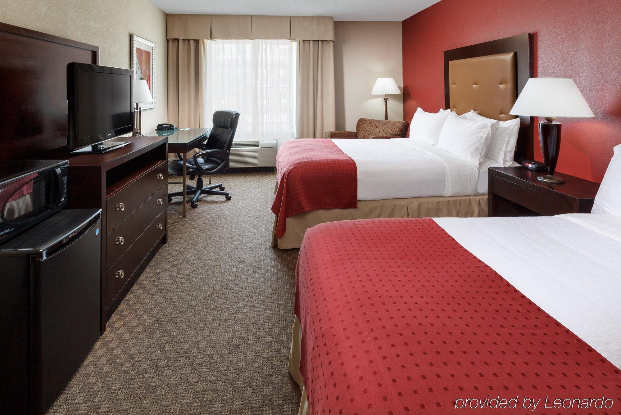 Holiday Inn & Suites Raleigh Cary By Ihg Екстер'єр фото