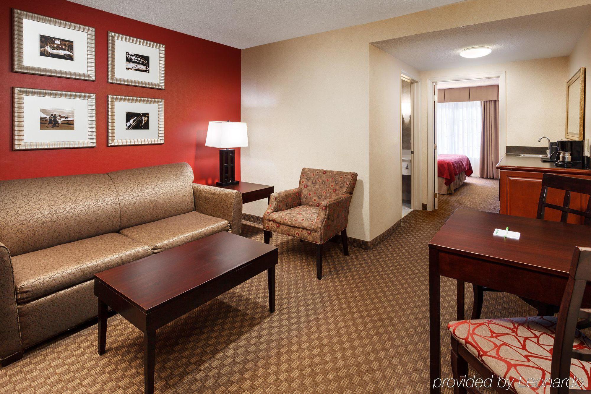 Holiday Inn & Suites Raleigh Cary By Ihg Екстер'єр фото