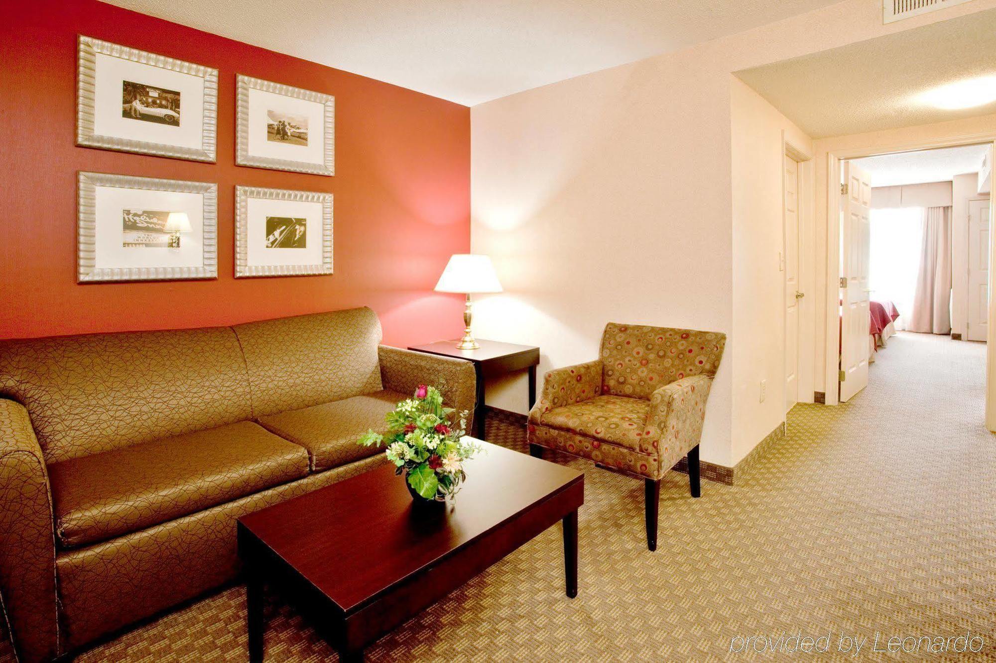 Holiday Inn & Suites Raleigh Cary By Ihg Екстер'єр фото